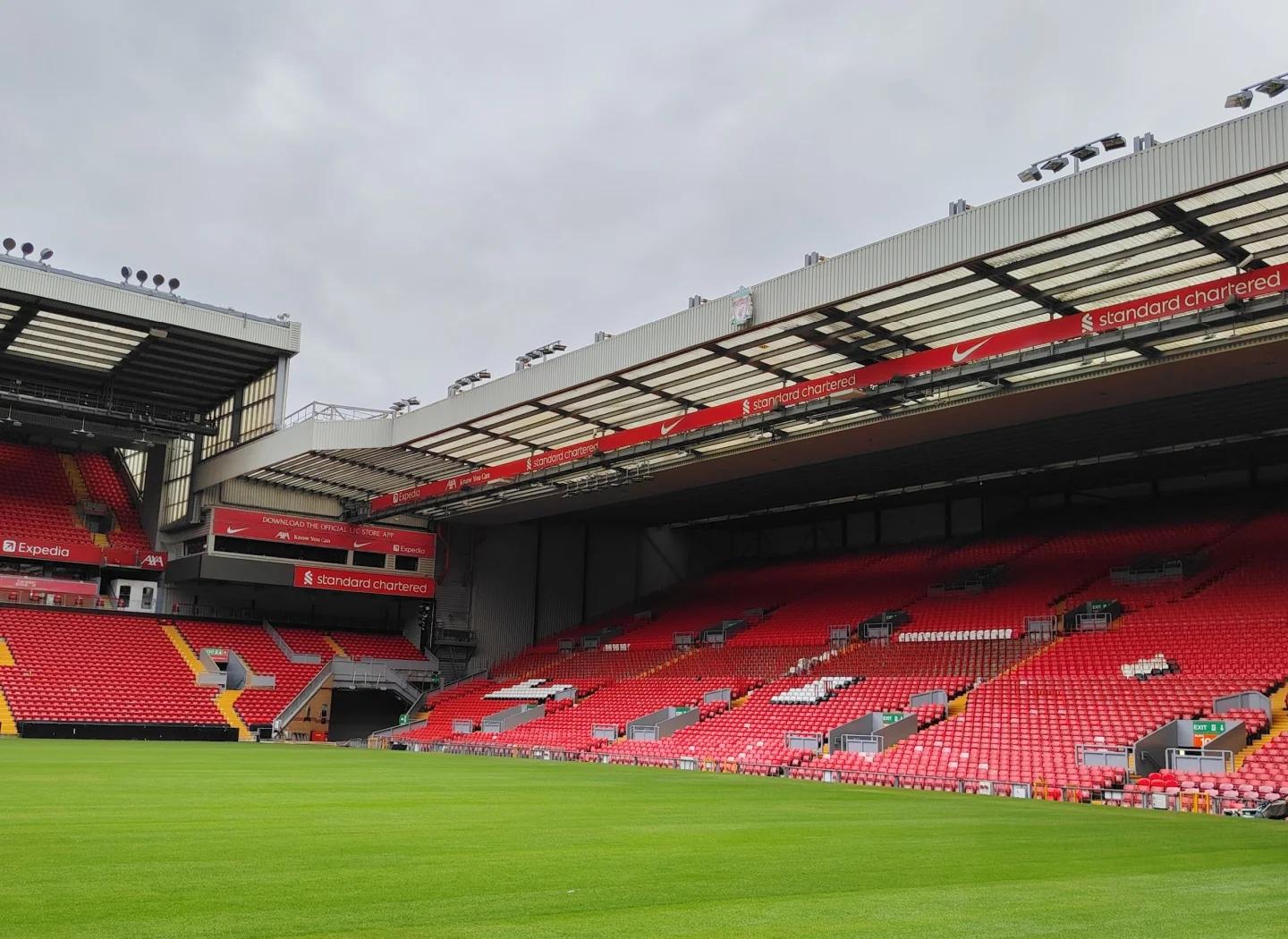 杜兰特关键中投命中，全场欢呼