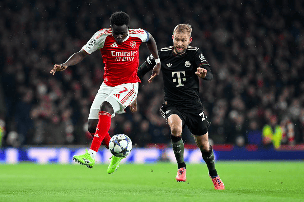 加比亚抱怨对手拖延时间，主裁：补时给了，你们想要15分钟吗