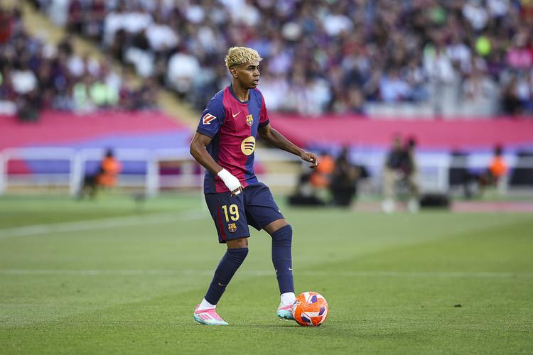 库有引力？美媒：本赛季库里不在场队友三分命中率骤降