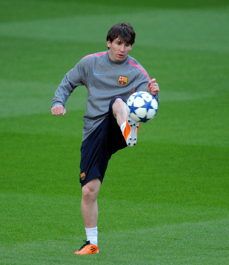 日职联半场：两队破门乏术，东京绿茵0-0福冈黄蜂