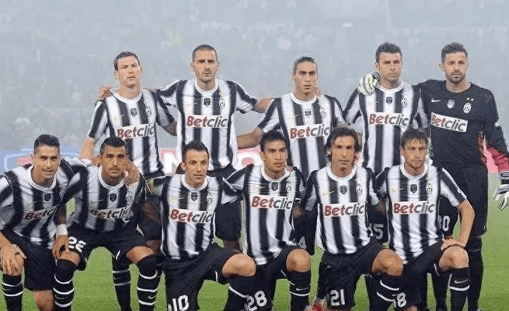 两条重大线索表明卡洛斯·巴莱巴即将加盟曼联。