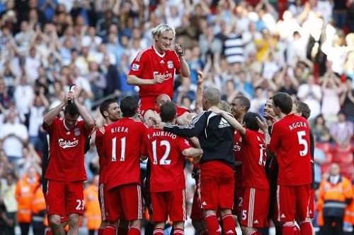 欧冠进球榜更新：莱万连续破门,