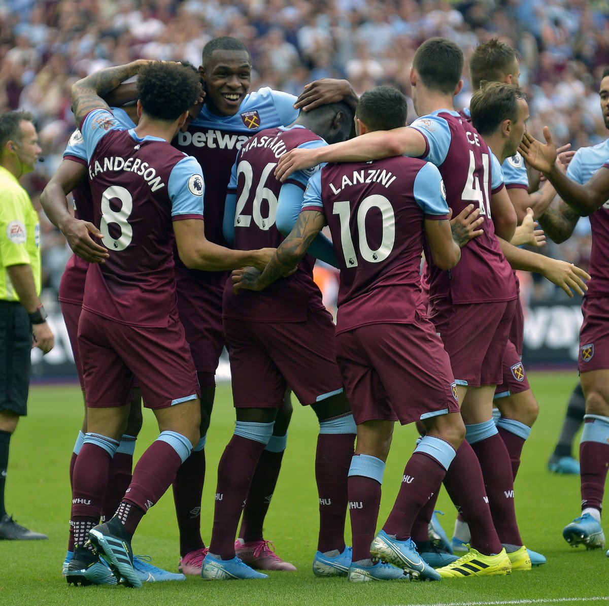 杰拉德：必须尊重萨拉赫的感受，他渴望为球队出力